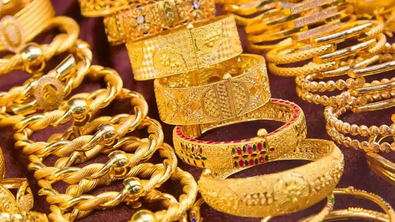 সকালে বেড়ে রাতেই আবার কমলো স্বর্ণের দাম