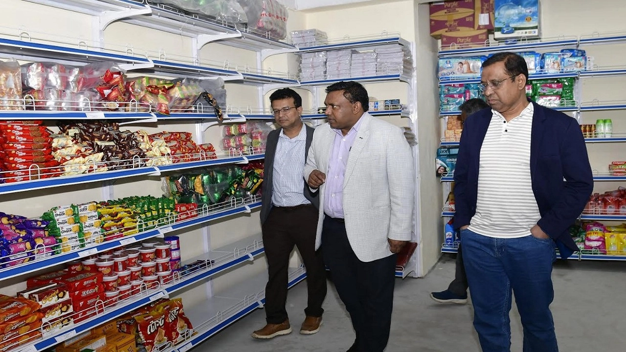 নোবিপ্রবি ক্যাম্পাসে সুপারশপ, সময় ও খরচ সাশ্রয়ের আশা শিক্ষার্থীদের