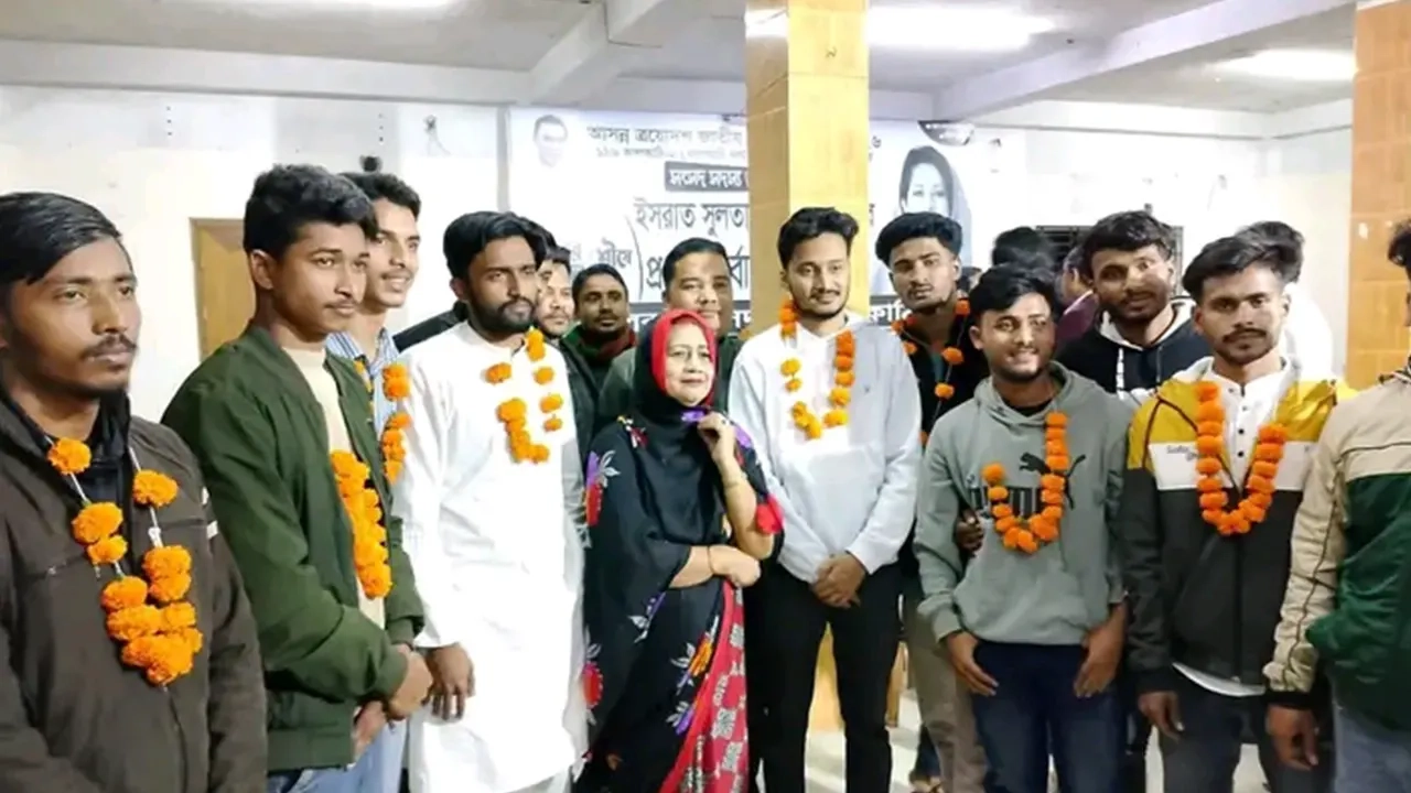 ঝালকাঠিতে ছাত্রদলে যোগ দিলেন বৈষম্যবিরোধী আন্দোলনের ১৫ নেতা