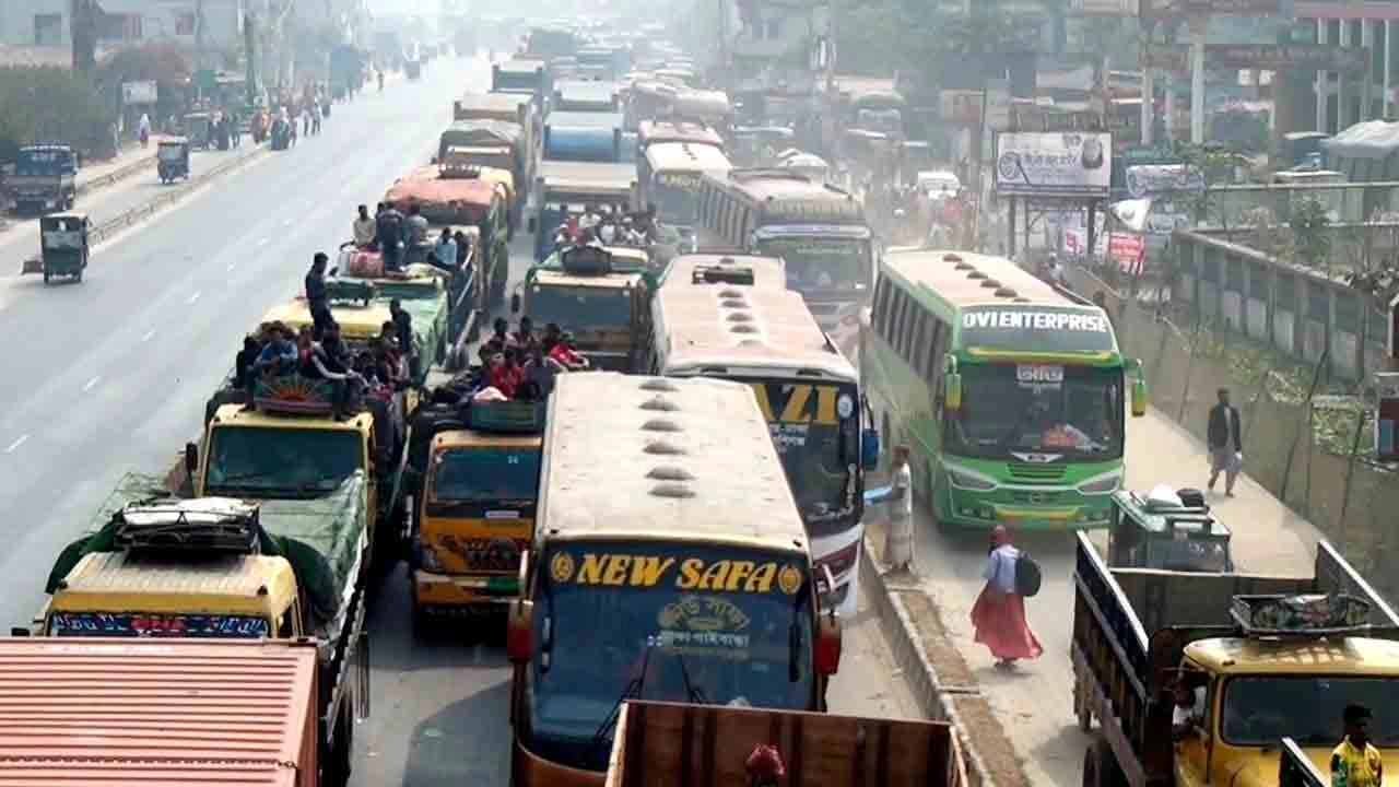 মহাসড়কে তীব্র যানজট