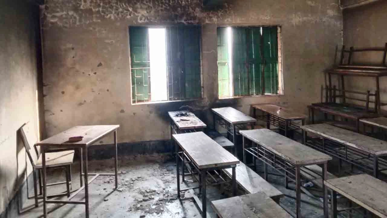 ভোটকেন্দ্রের বুথ কক্ষে অগ্নিসংযোগ