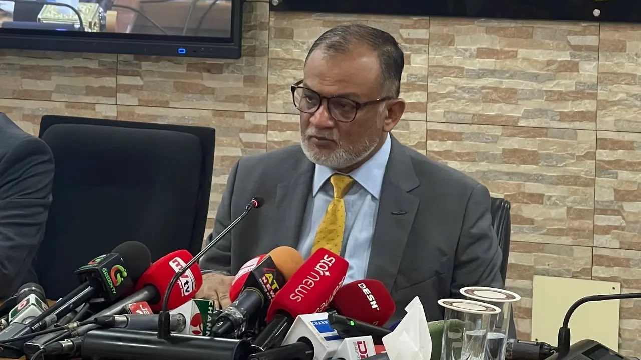 তুলা দিয়ে উৎপাদিত পোশাকের উপর যুক্তরাষ্ট্রের শূন্য শুল্ক আরোপ: বাণিজ্য উপদেষ্টা 