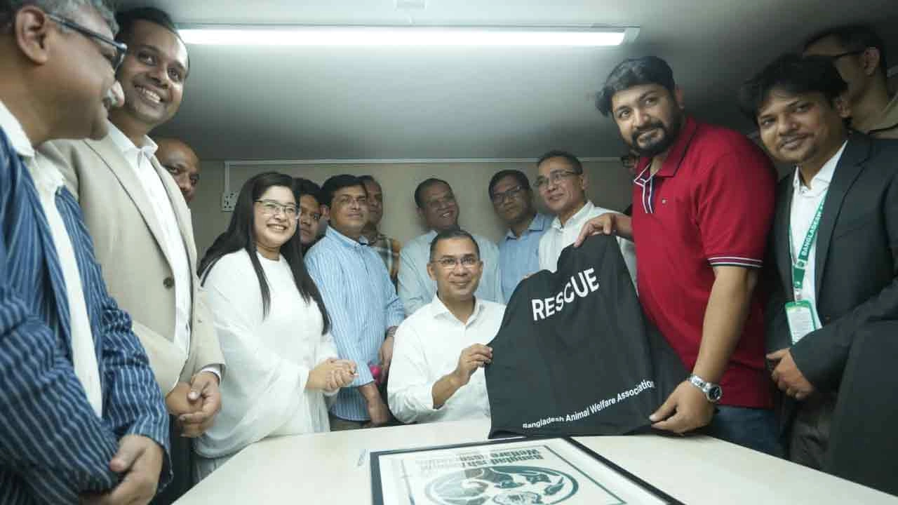 বনানীতে ফ্রি অ্যানিমেল ক্লিনিক উদ্বোধন করলেন বিএনপি চেয়ারম্যান তারেক রহমান