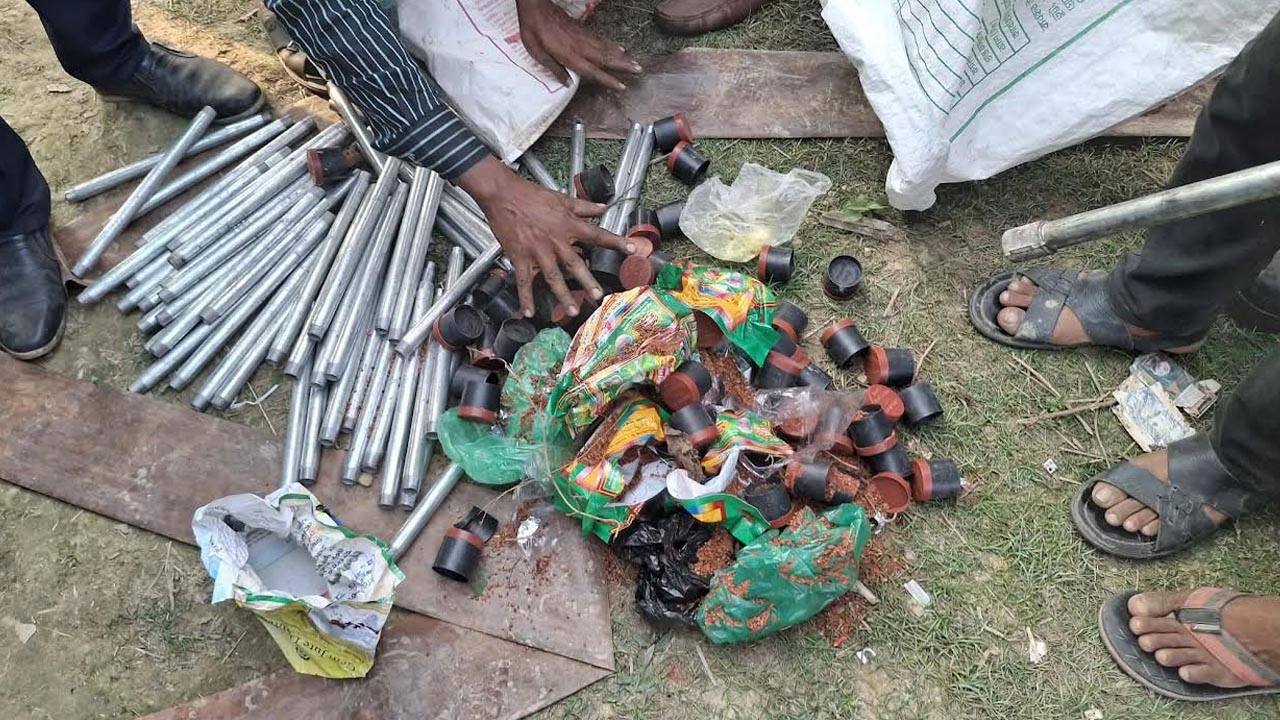 কুমিল্লায় বোমা তৈরির সরঞ্জাম উদ্ধার