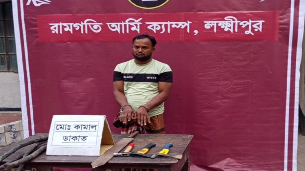 অস্ত্রসহ আটক বিএনপি নেতা