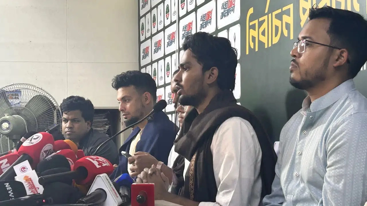 টাকা উদ্ধার অভিযানের নামে হয়রানি করা হচ্ছে: আসিফ মাহমুদ