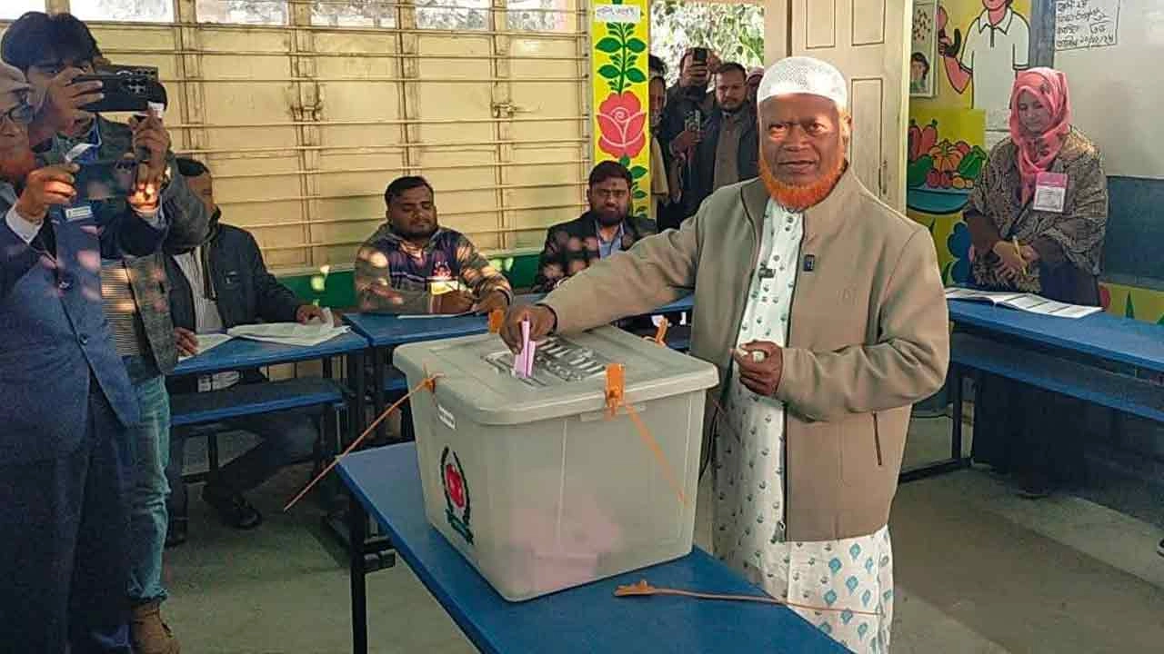 বাংলাদেশ জামায়াতে ইসলামীর প্রার্থী নুরুল ইসলাম বুলবুল