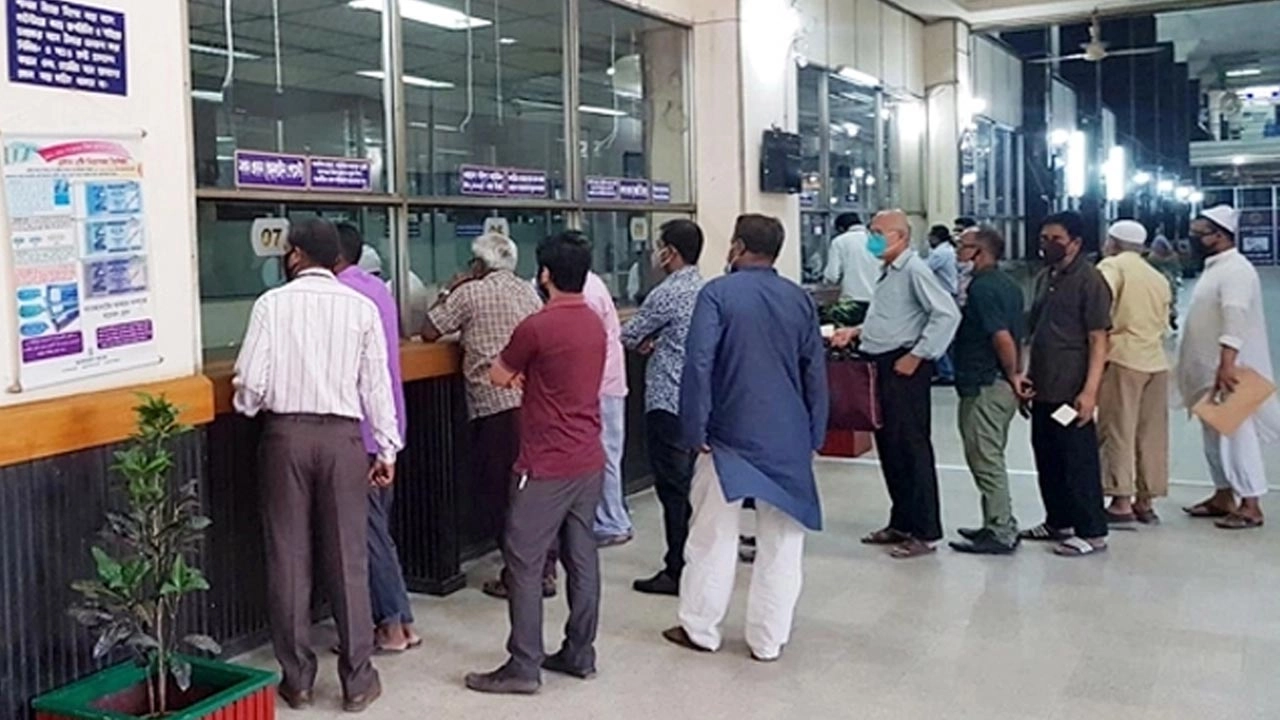 ছুটির দিনেও যেসব এলাকায় ব্যাংক খোলা আজ