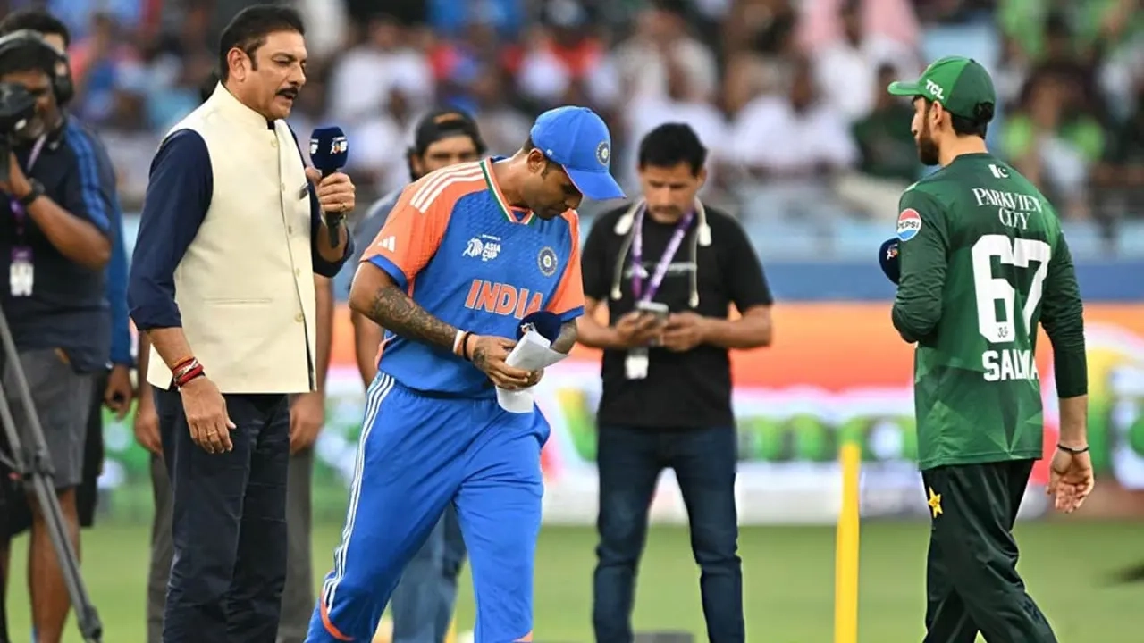 ভারত-পাকিস্তান ম্যাচে হ্যান্ডশেক প্রসঙ্গে যা বললেন সূর্যকুমার