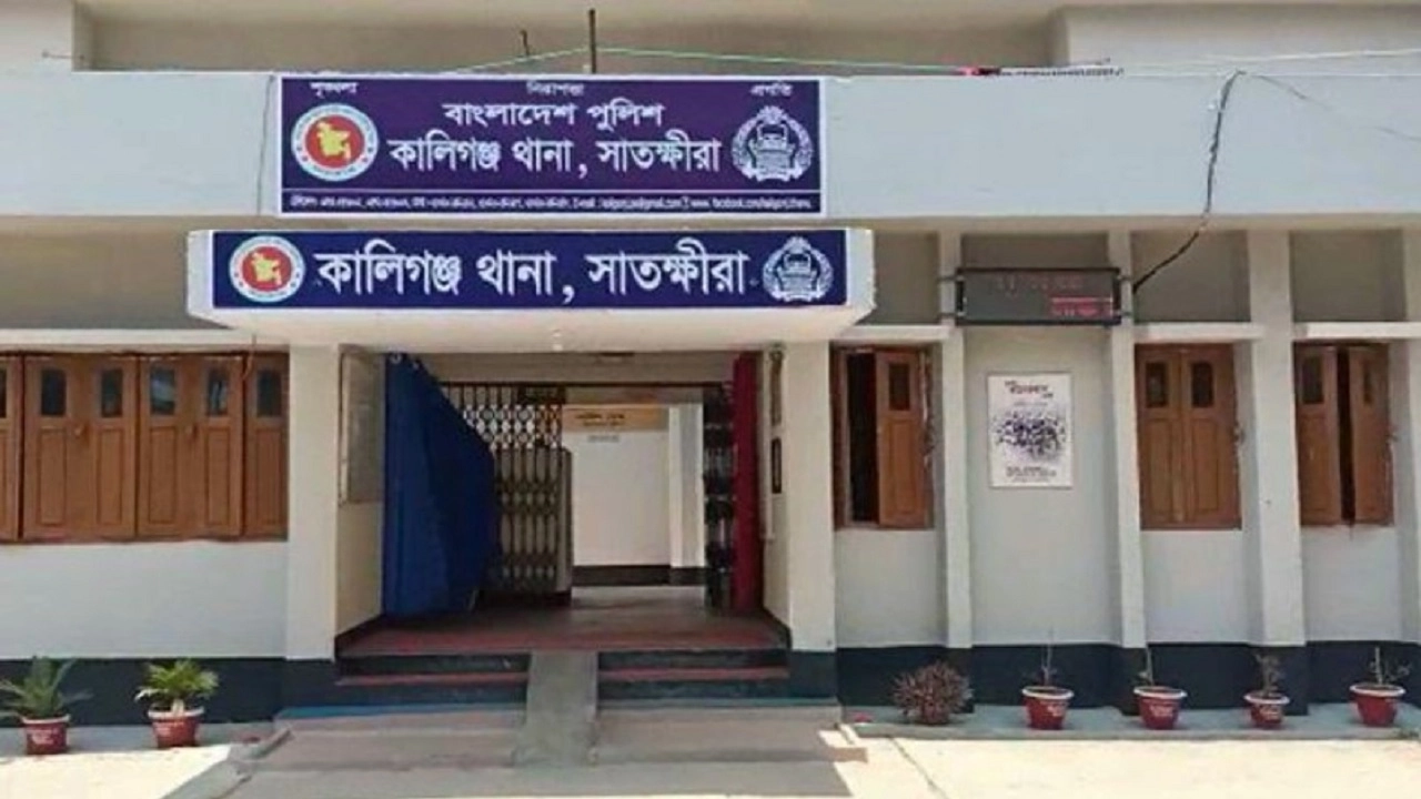 সাতক্ষীরায় দুই প্রার্থীর সমর্থকদের সংঘর্ষ