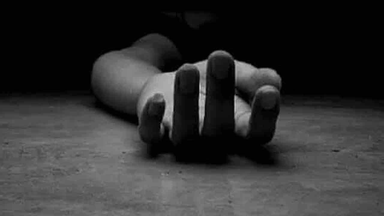 মেস থেকে জবি শিক্ষার্থীর ঝুলন্ত মরদেহ উদ্ধার 