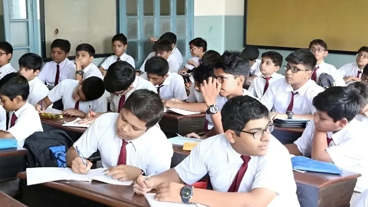 একটি স্কুলের ক্লাস রুম-ফাইল ছবি