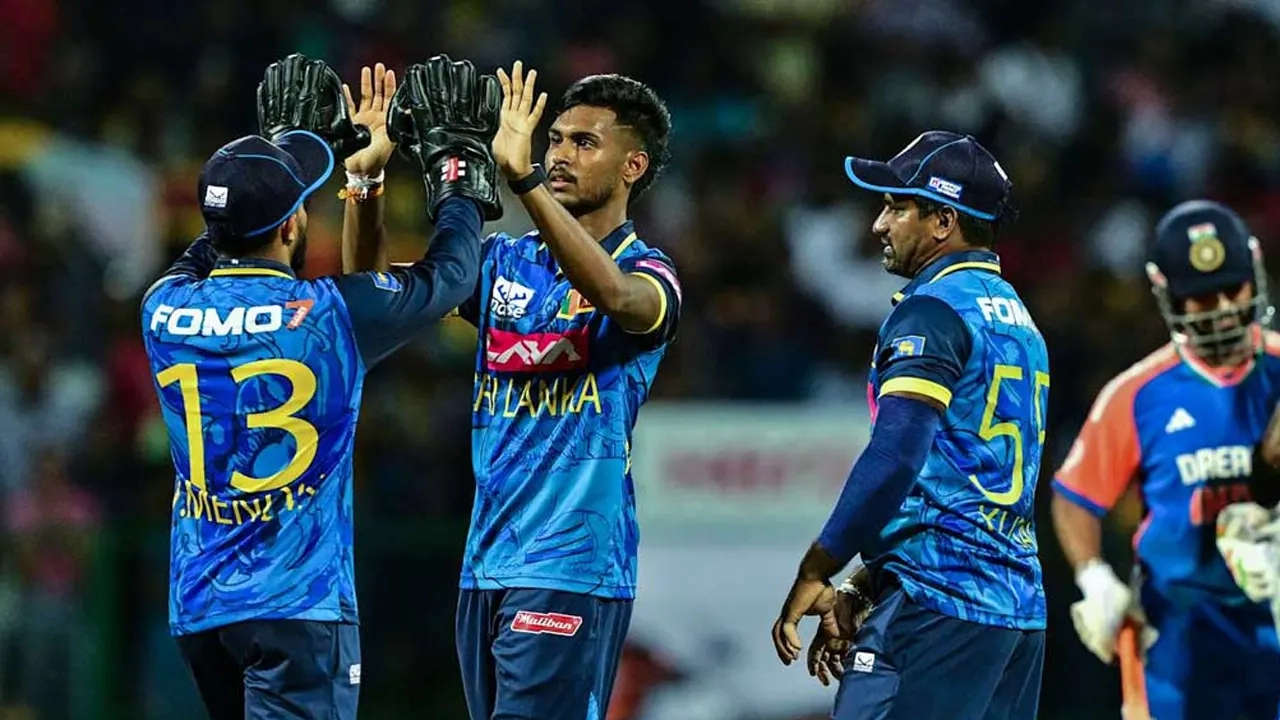 বিশ্বকাপের মাঝপথে দুঃসংবাদ পেল শ্রীলঙ্কা 