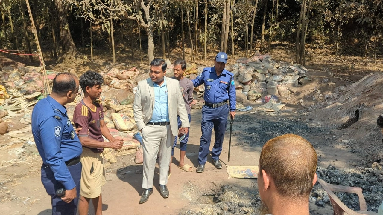 পুলিশ ও নির্বাহী ম্যাজিস্ট্রেট অভিযান পরিচালনা