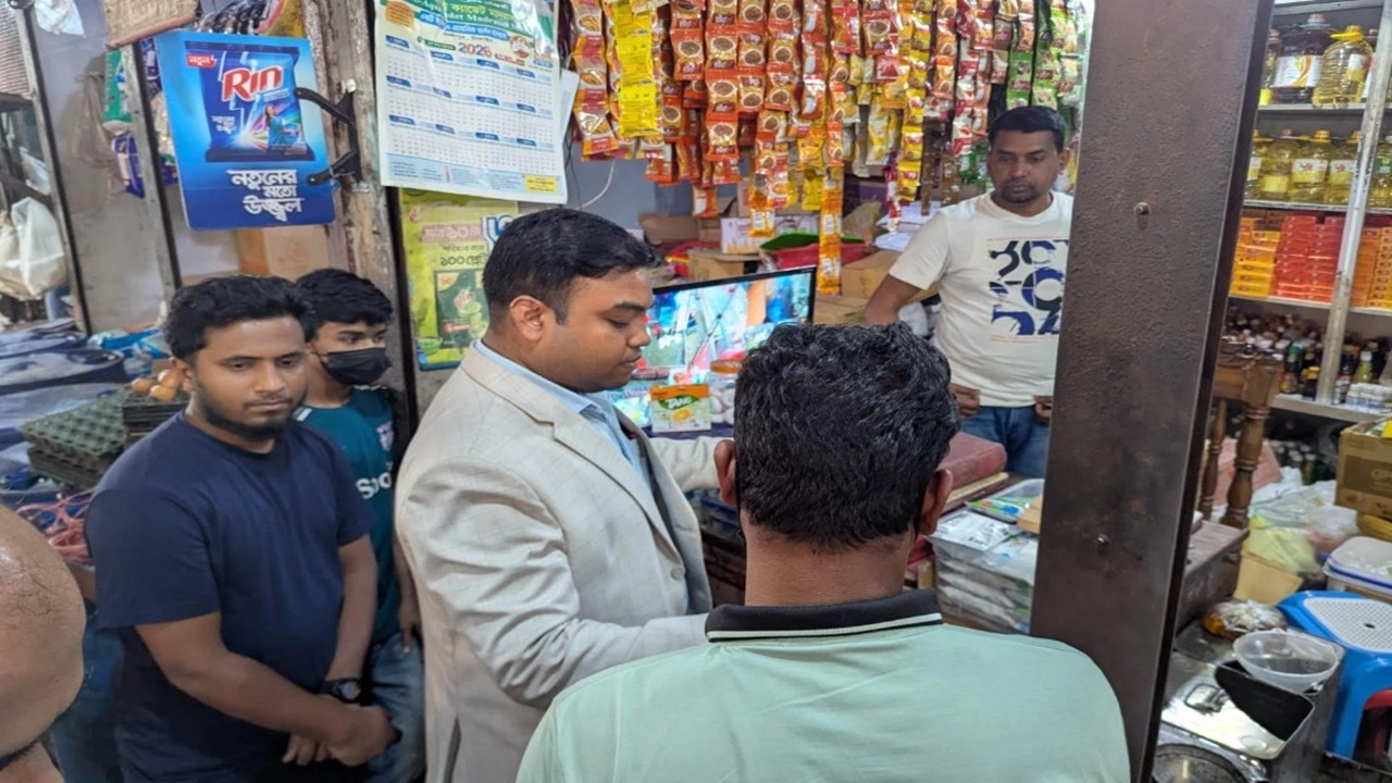 মির্জাপরে দ্রব্যমূল্য নিয়ন্ত্রণে রাখতে অভিযান