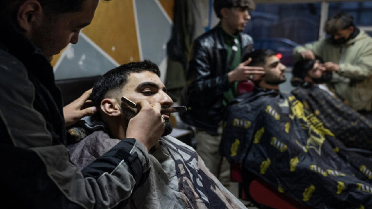 দাড়ি ‘বেশি ছোট’ করলেই শাস্তি, বিপাকে আফগান নাপিতরা