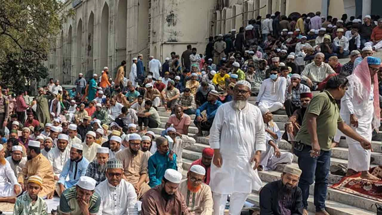 বায়তুল মোকাররম মসজিদে ছিল মুসল্লিদের ঢল