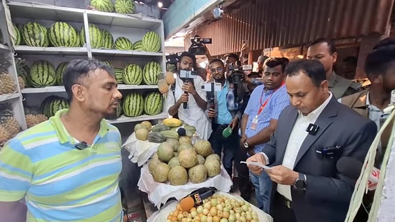 জিনজিরা বাজার এলাকায় ভ্রাম্যমাণ আদালতের অভিযান চলছে