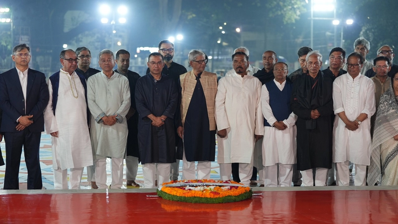ভাষাশহীদদের শ্রদ্ধা জানালেন মন্ত্রিপরিষদ সদস্যরা