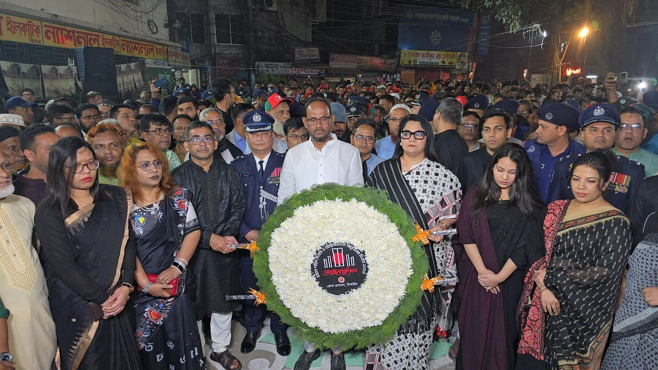 আন্তর্জাতিক মাতৃভাষা দিবসে টাঙ্গাইলে শহীদদের শ্রদ্ধা