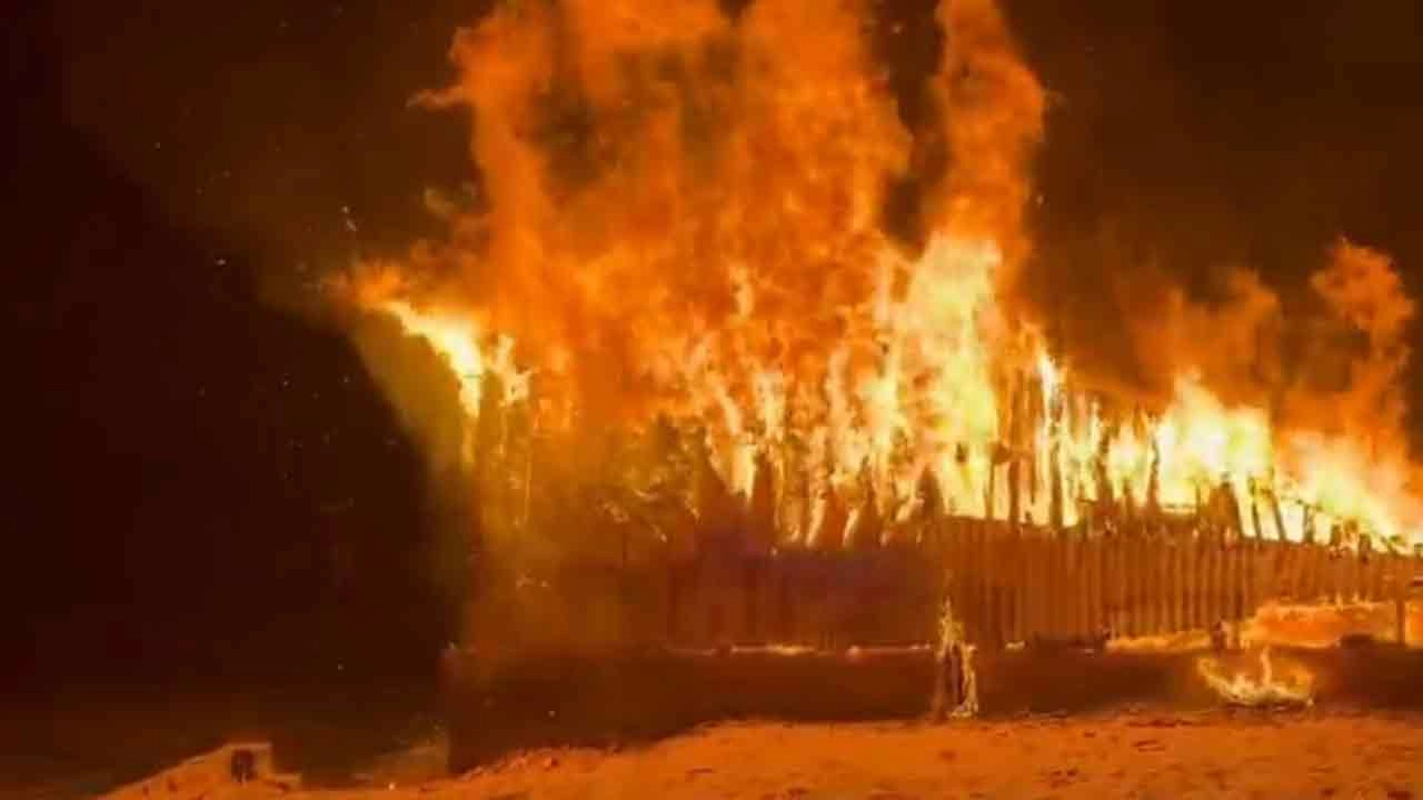 কুমারখালীতে  অগ্নিকাণ্ডে ৩টি দোকান পুড়ে ছাই