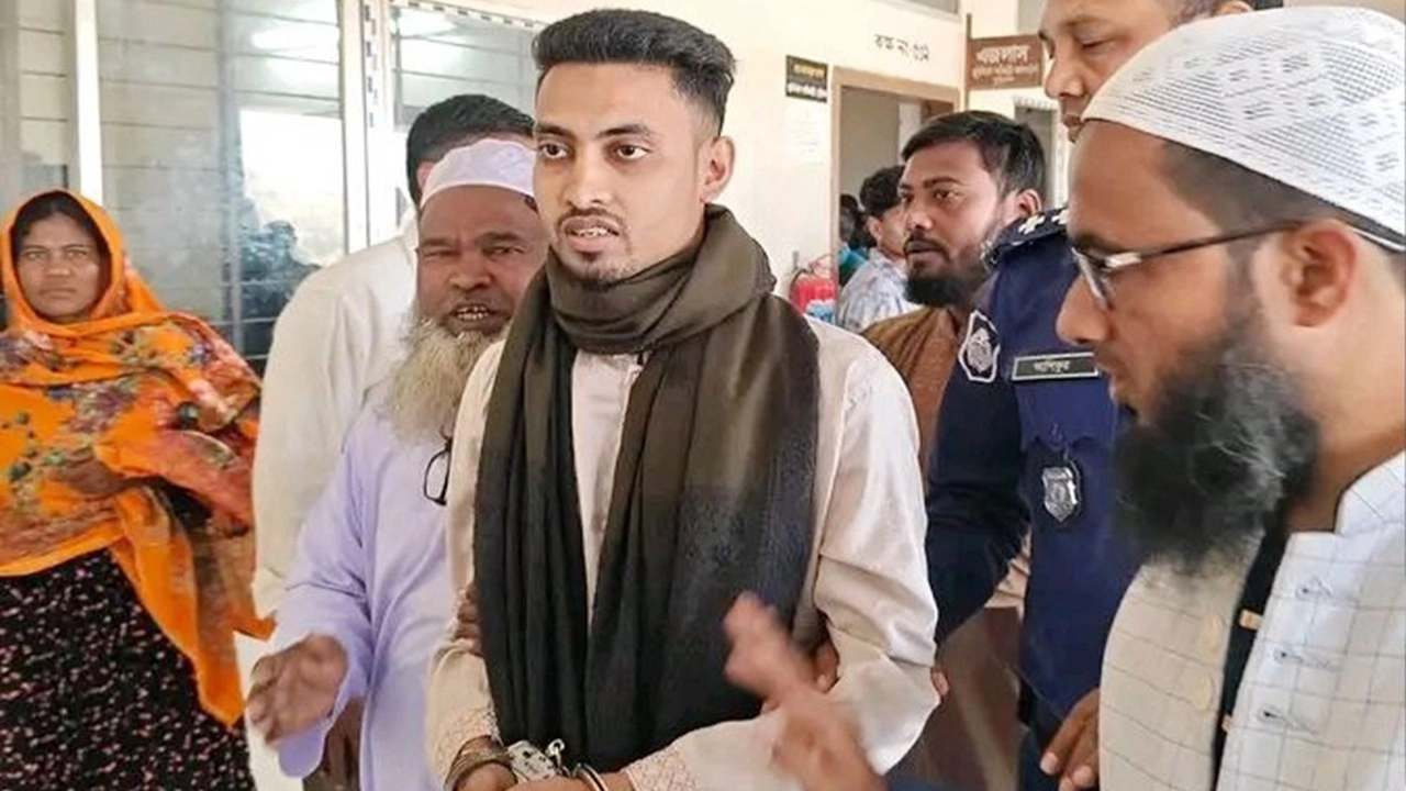 বৈষম্যবিরোধী ছাত্র আন্দোলনের যুগ্ম আহয়ক হাসান জিহাদি'র জামিন আবেদন নামঞ্জুর করে তাঁকে কারাগারে পাঠানো হয়