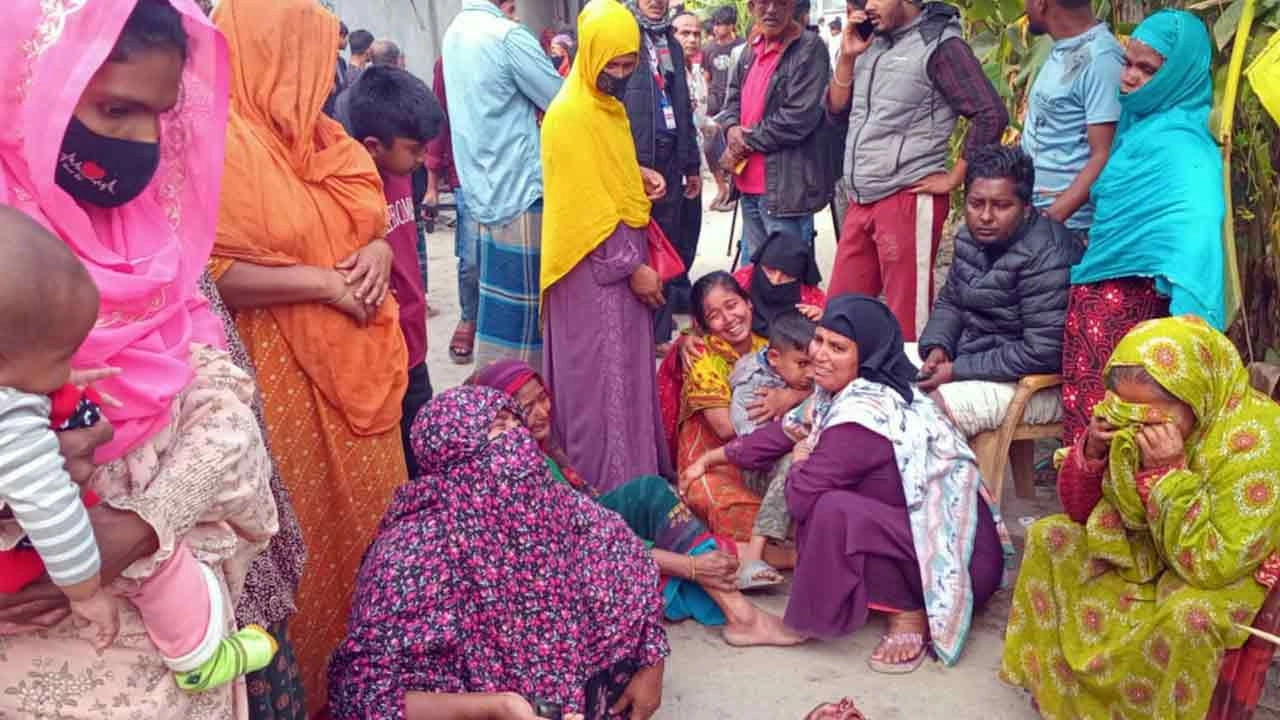 নিহত স্বজনদের আহাজারি