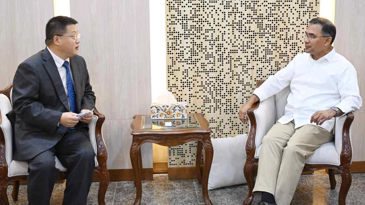 প্রধানমন্ত্রী তারেক রহমানের সঙ্গে সৌজন্য সাক্ষাৎ করেছেন ঢাকায় নিযুক্ত চীনের রাষ্ট্রদূত ইয়াও ওয়েন।