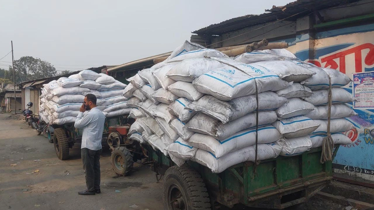 পুলিশের রেশনের চিনি খোলা বাজারে বিক্রি, তদন্তের আশ্বাস