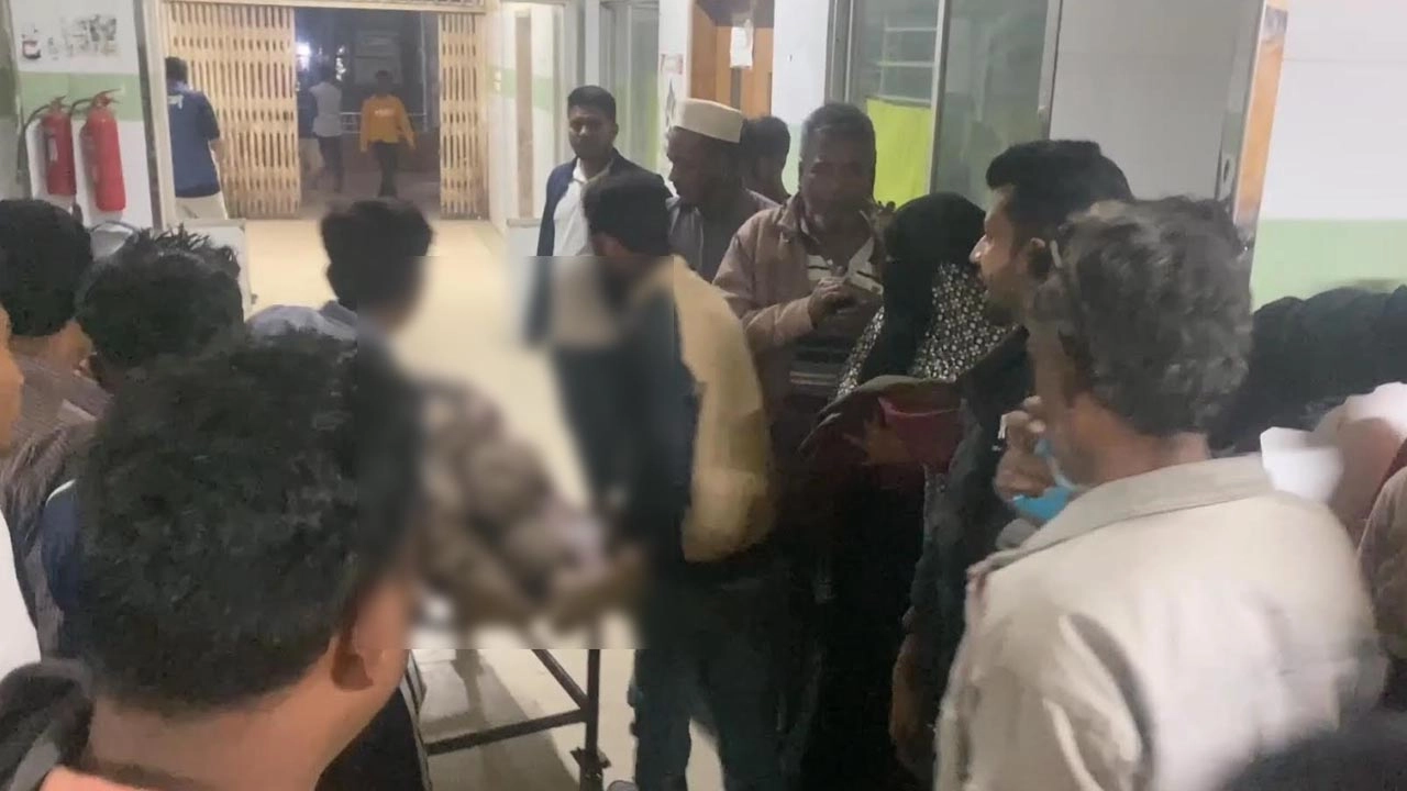 হাসপাতালে নিহত যুবক
