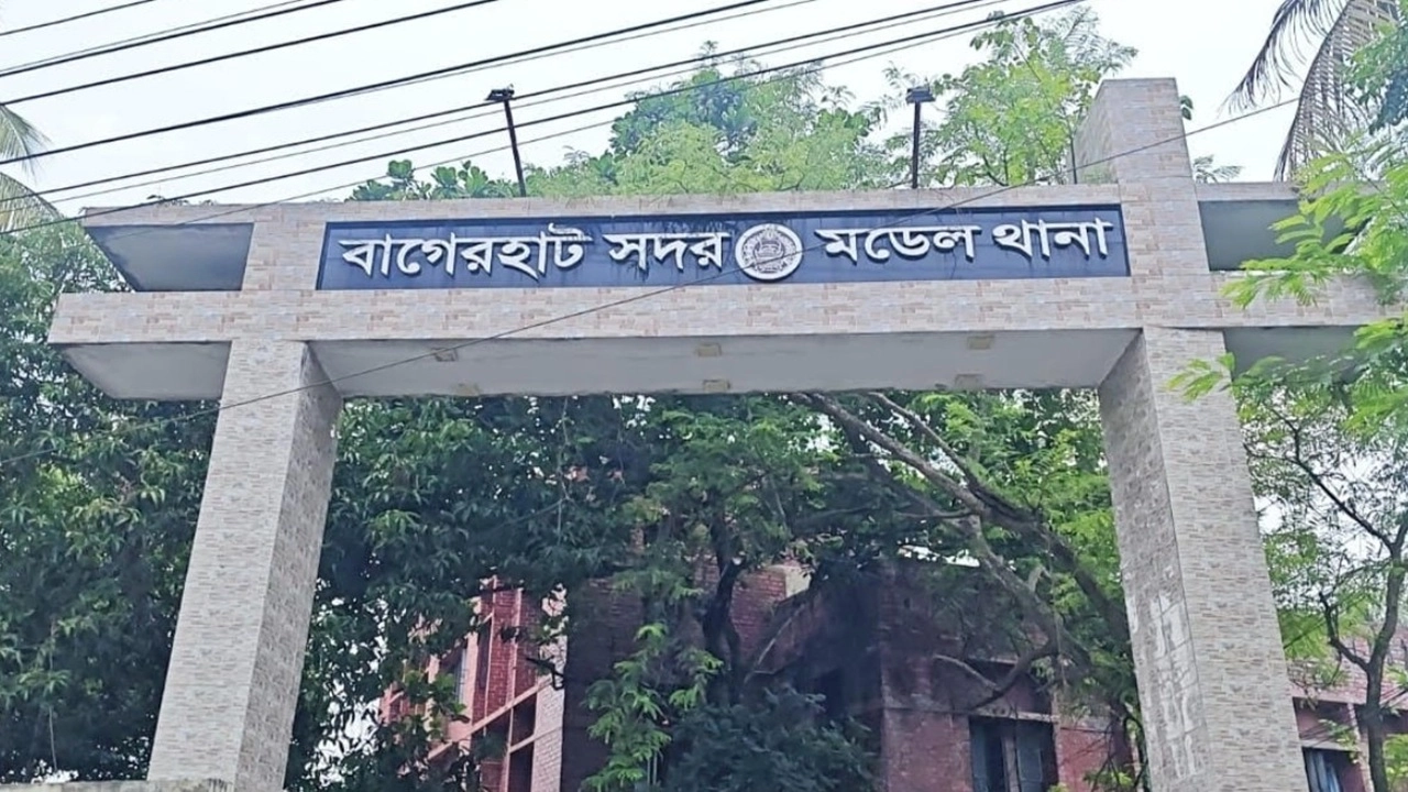 বাগেরহাটে জমি সংক্রান্ত বিরোধের জেরে মারামারি