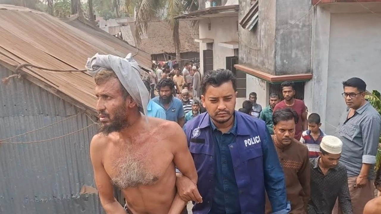 পাথরঘাটা বিএফডিসির চাঁদার টাকা ভাগাভাগি নিয়ে বিএনপি'র দুই গ্রুপের সংঘর্ষ