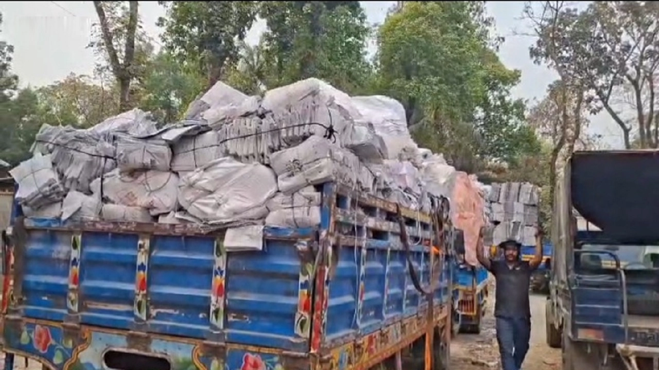 অবৈধ বই ছাপা মেশিন ও বিপুল বই উদ্ধার