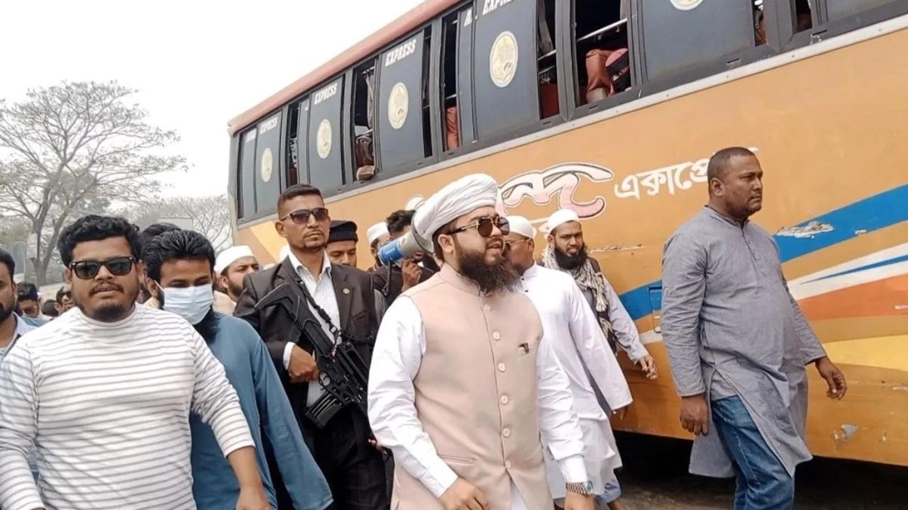 ঢাকা-ভাঙ্গা এক্সপ্রেসওয়ের পাচ্চর গোল চত্বর বাস স্টেশন নামক স্থানে পরিদর্শন করেন এমপি পীরজাদা সাইদ উদ্দিন আহমাদ হানজালা।