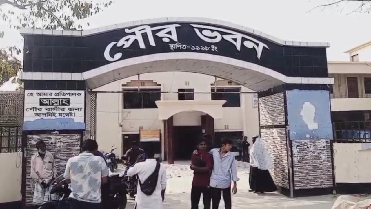 চাঁদপুরের মতলবে টেন্ডার প্রক্রিয়া নিয়ে বিএনপির দুই গ্রুপের সংঘর্ষ, আহত ৫