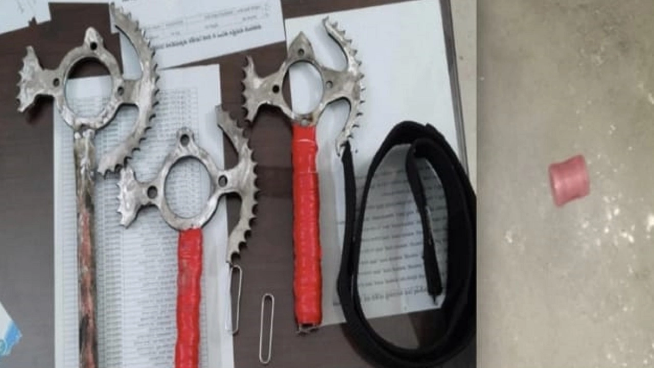 দেশীয় অস্ত্র ও ককটেল