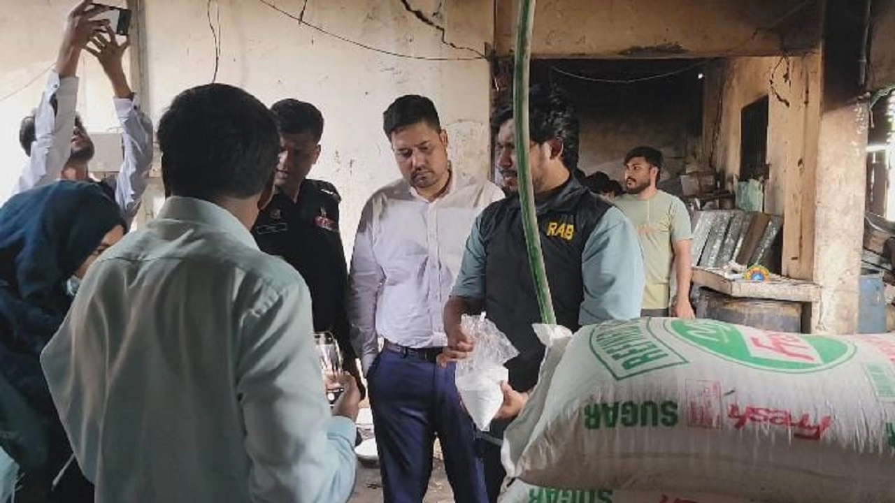 দুই কারখানাকে জরিমানা