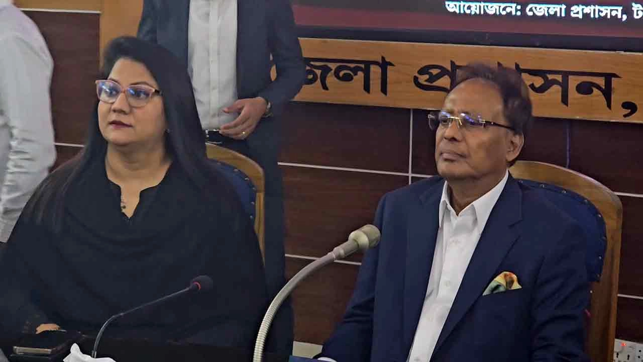 টাঙ্গাইলে ডাক ও টেলিযোগাযোগ এবং তথ্য প্রযুক্তি মন্ত্রী ফকির মাহবুব আনাম স্বপন-এর মতবিনিময় সভা