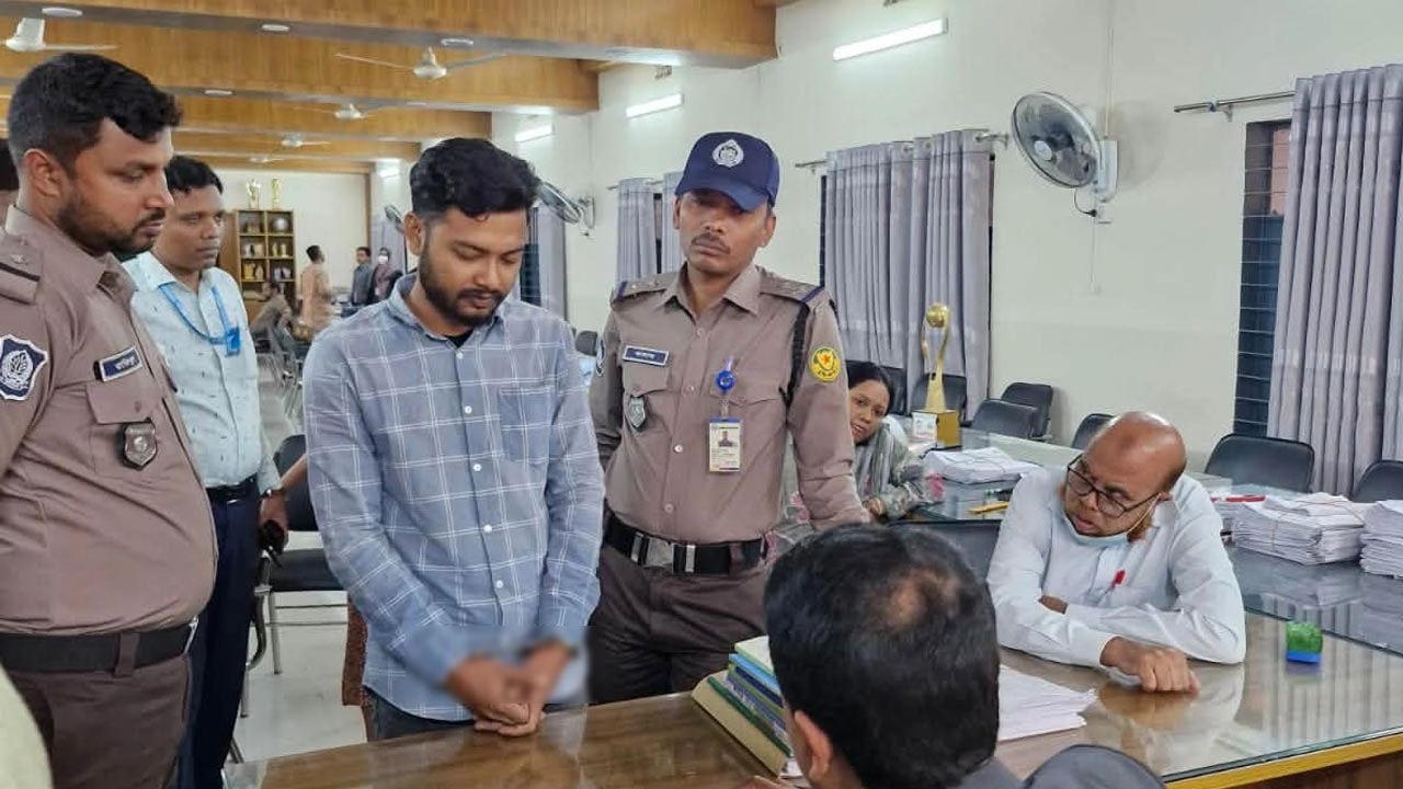 অভিযুক্ত পরীক্ষার্থী অনিক সাহা।