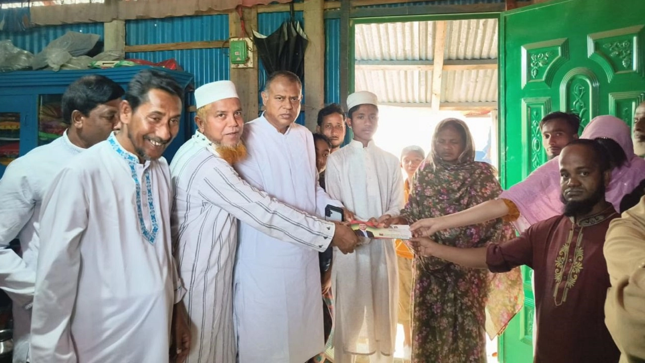 হযরত আলীর পরিবারকে আর্থিক সহায়তা