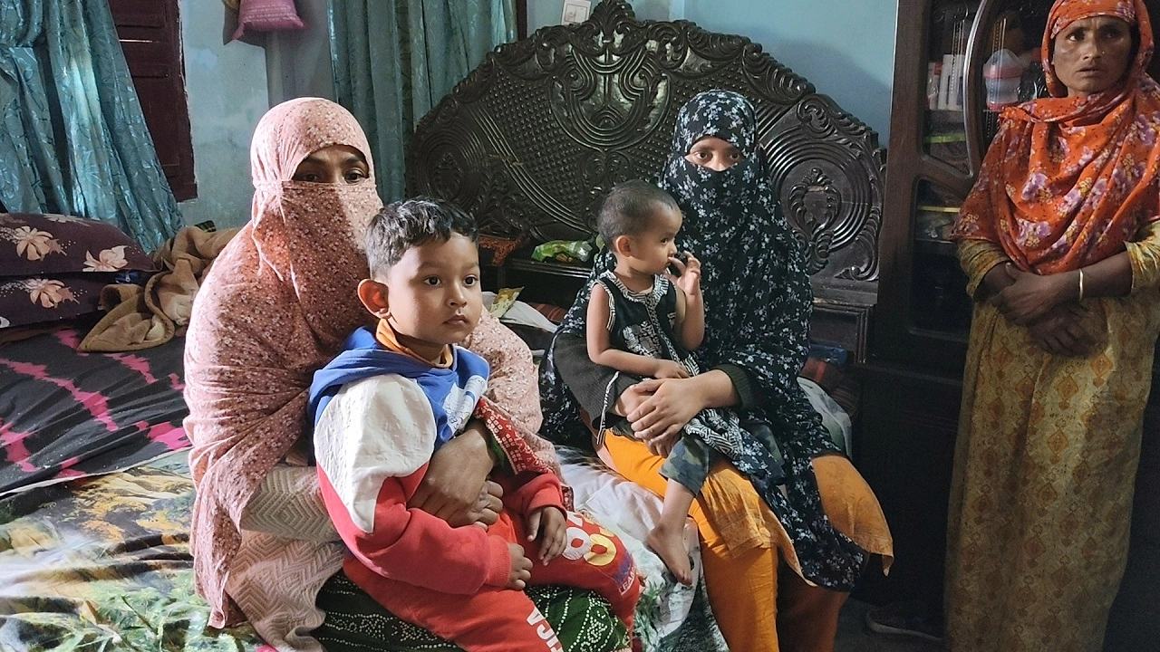 কলেজ অধ্যক্ষের বাড়িতে দুর্ধর্ষ ডাকাতি