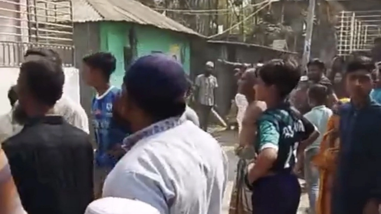 কুষ্টিয়ায় ছাগল চুরির অভিযোগে নারীর বাড়িতে ভাঙচুর