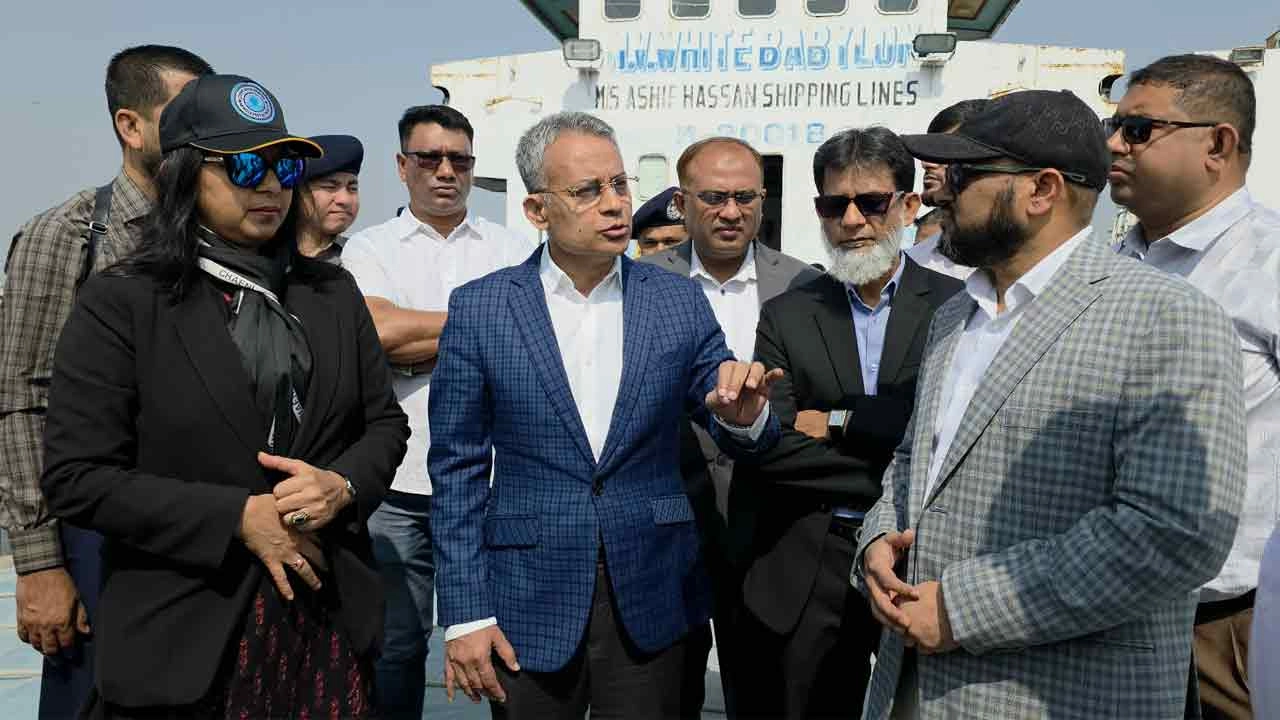 পরিদর্শনে নৌ পরিবহন মন্ত্রী শেখ রবিউল আলম