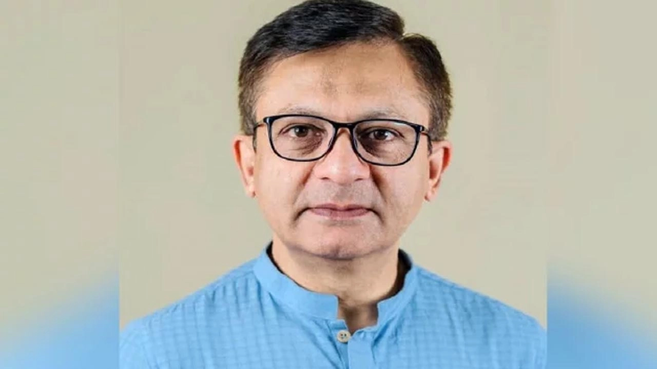 বাণিজ্য, বস্ত্র ও পাট এবং শিল্প মন্ত্রণালয়ের মন্ত্রী খন্দকার আব্দুল মুক্তাদির।