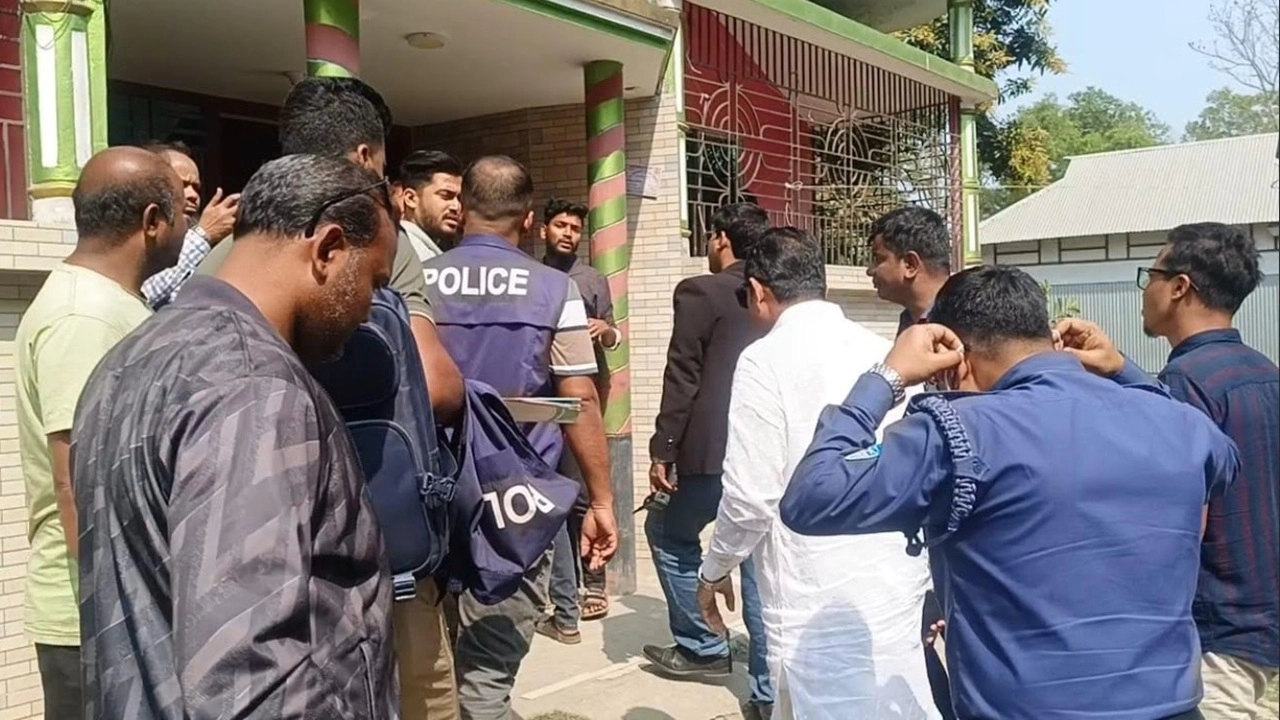 প্রবাসীর বাড়িতে বৃদ্ধাকে শ্বাসরোধে হত্যা