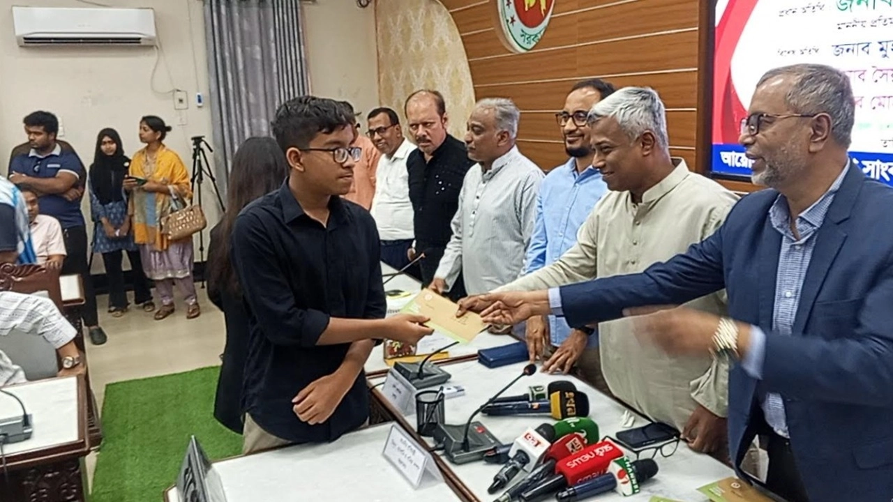 বিদ্যুৎ, জ্বালানি ও খনিজ সম্পদ প্রতিমন্ত্রী অনিন্দ্য ইসলাম অমিত।