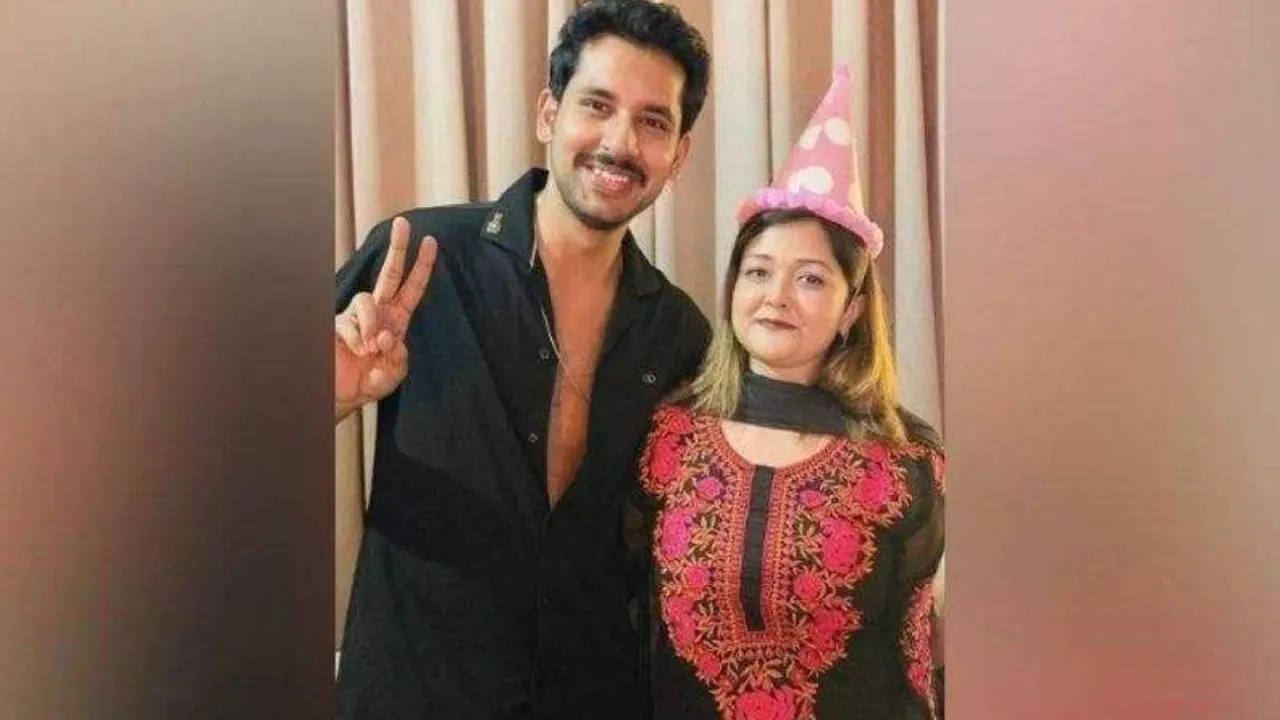 আলভী ও ইভনাথ খান ইকরা-ফাইল ছবি