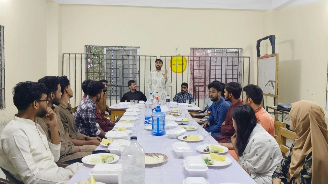 কুমিল্লা বিশ্ববিদ্যালয়ের (কুবি) স্বেচ্ছাসেবী সংগঠন 'রোটার্যাক্ট ক্লাব অব কুমিল্লা ইউনিভার্সিটি' এর ইফতার ও দোয়া মাহফিল
