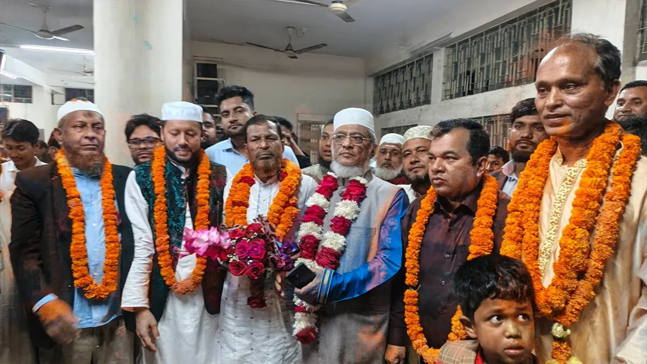 কক্সবাজার আইনজীবী সমিতির নির্বাচনে বিজয়ীরা