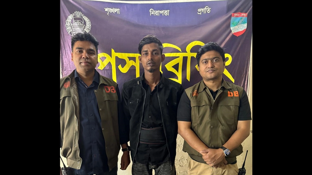 আলোচিত মনিরুল ইসলাম